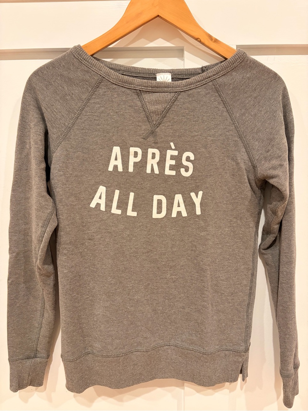 Gray 'Après All Day' Women's Sweatshirt